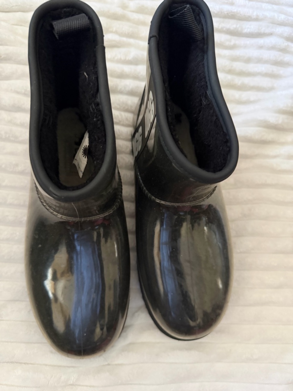 UGG Black Short Gloss Rain Boots